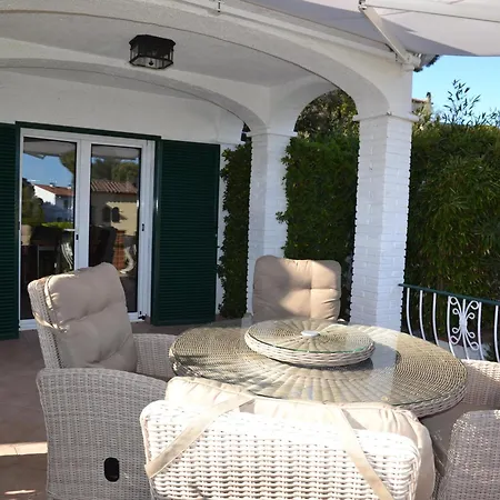 Дом отдыха Casa Moderna En Zona Tranquila Con Piscina Y Cerca De La Playa En Torroella De Montgri - Es-323-17