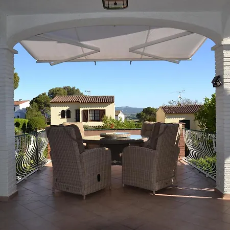 Дом отдыха Casa Moderna En Zona Tranquila Con Piscina Y Cerca De La Playa En Torroella De Montgri - Es-323-17 Л'Эстартит